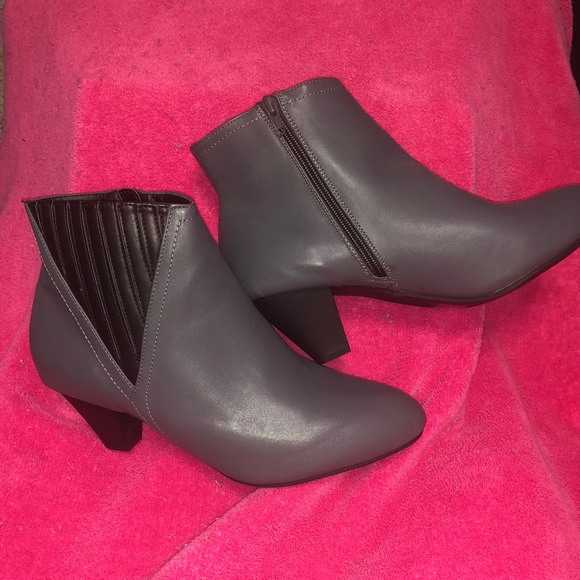 Gray ankle booties - Picture 2 of 4